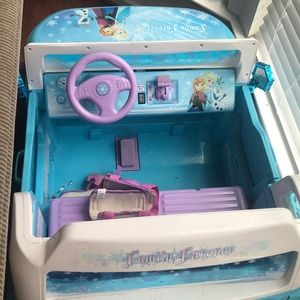 Disney Frozen Jeep. Like brand new.